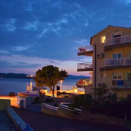 In With Sea View, Balcony, Air Conditioning, Wi-fi Lejlighed