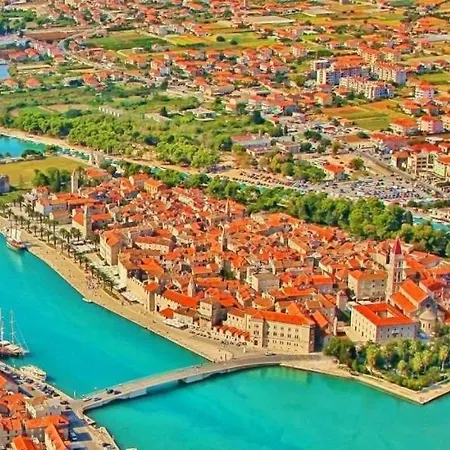 Lejlighed In With Sea View, Balcony, Air Conditioning, Wi-fi Trogir