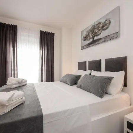公寓 In With Sea View, Balcony, Air Conditioning, Wi-fi 特罗吉尔