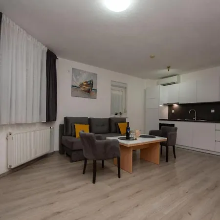 In With Sea View, Balcony, Air Conditioning, Wi-fi 特罗吉尔